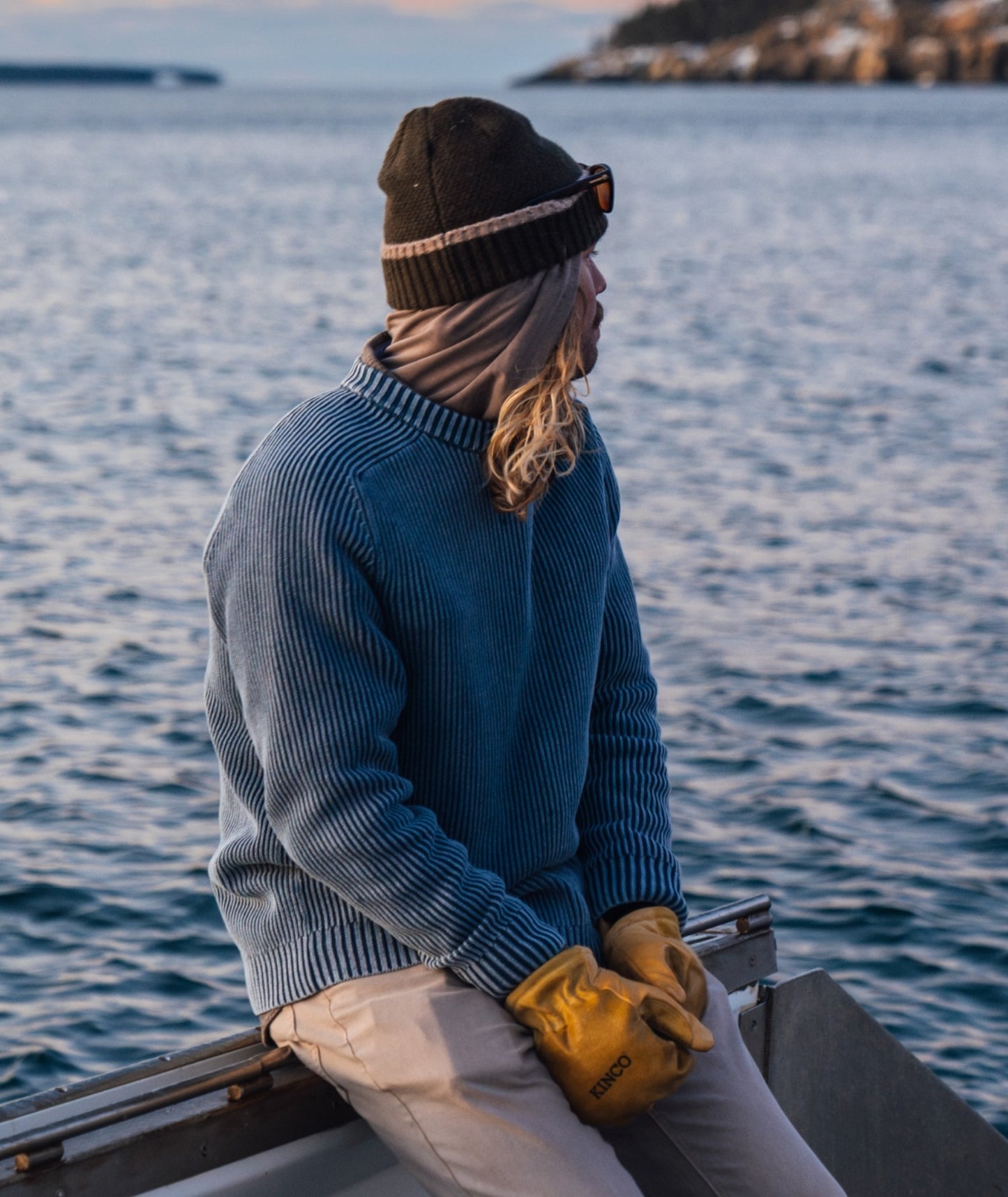 Undertow Washed Crewneck Sweater - Navy